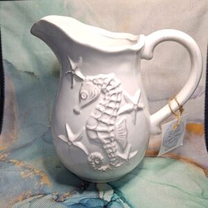 White SeahorsePitcher